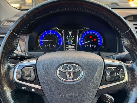 2015 Toyota Camry VII (XV50) Рестайлинг, чёрный, 2250000 рублей - вид 5