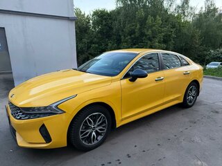 2021 Kia K5 III, жёлтый, 2399999 рублей, вид 2