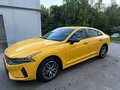 2021 Kia K5 III, жёлтый, 2399999 рублей - вид 1