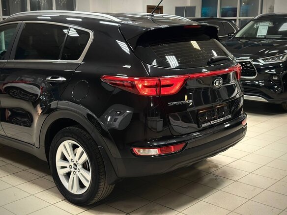 2016 Kia Sportage IV, чёрный, 2129000 рублей - вид 9