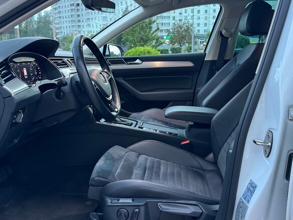 2018 Volkswagen Passat B8, белый, 1990000 рублей - вид 12