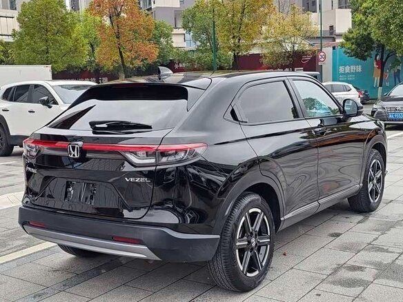 2023 Honda Vezel II, чёрный, 1790000 рублей - вид 3