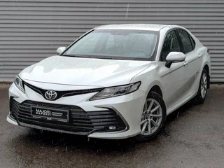 2021 Toyota Camry VIII (XV70) Рестайлинг, белый, 3050000 рублей, вид 1