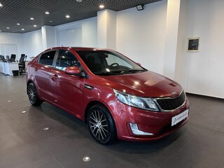 2013 Kia Rio 5-speed III, красный, 673000 рублей, вид 1