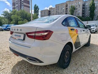 2023 Lada (ВАЗ) Vesta I Рестайлинг (NG), белый, 809600 рублей, вид 3