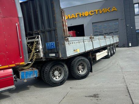 2003 Freightliner Columbia, красный, 1700000 рублей, вид 4