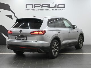 2021 Volkswagen Touareg III, серый, 4999900 рублей, вид 3