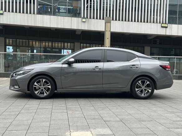 2022 Nissan Sylphy IV (B18), серый, 1411000 рублей - вид 2