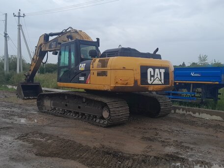 2017 Caterpillar 330D2 L, жёлтый, 9959000 рублей, вид 3