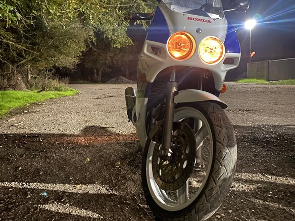 1988 Honda CBR 250R, белый, 140000 рублей - вид 4