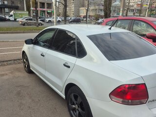 2015 Volkswagen Polo V, белый, 900000 рублей, вид 3