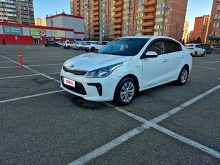 2018 Kia Rio IV, белый, 1050000 рублей, вид 4