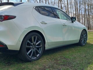 2019 Mazda 3 IV (BP), белый, 1800000 рублей, вид 3