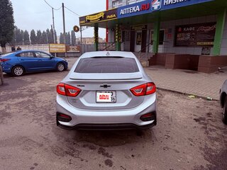 2018 Chevrolet Cruze II, серебристый, 1060000 рублей, вид 2