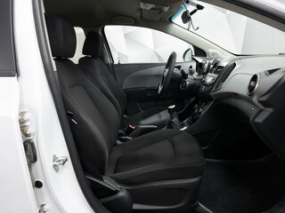 2015 Chevrolet Aveo II, белый, 548000 рублей, вид 4
