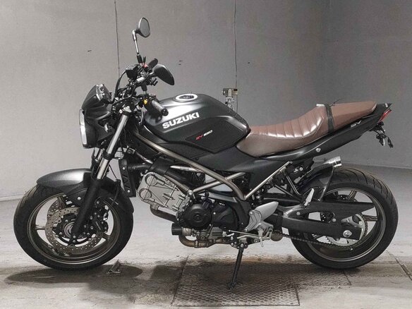 2025 Suzuki SV 650, зелёный - вид 2