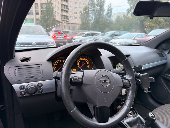 2010 Opel Astra GTC H Рестайлинг, чёрный, 390000 рублей - вид 4