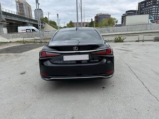 2022 Lexus ES 200 VII Рестайлинг, чёрный, 3250000 рублей, вид 5