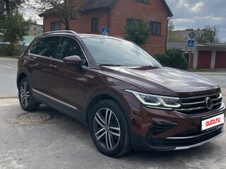 2021 Volkswagen Tiguan II Рестайлинг, коричневый, 3850000 рублей, вид 3