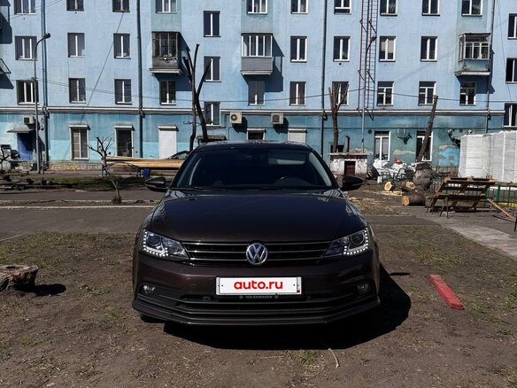 2017 Volkswagen Jetta VI Рестайлинг, коричневый, 1400000 рублей - вид 1