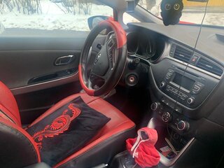 2016 Kia Ceed II Рестайлинг, красный, 1550000 рублей, вид 5