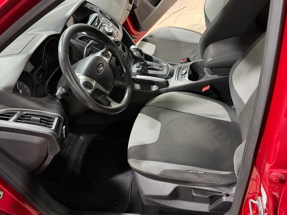 2012 Ford Focus III, красный, 650000 рублей - вид 13