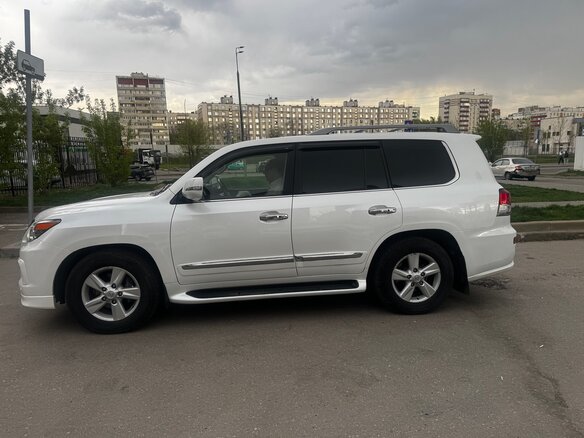 2012 Lexus LX 570 III Рестайлинг, серебристый, 6500000 рублей - вид 13