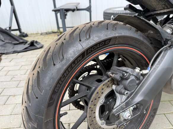 2014 Yamaha MT-09 (FZ-09), оранжевый, 800000 рублей - вид 2