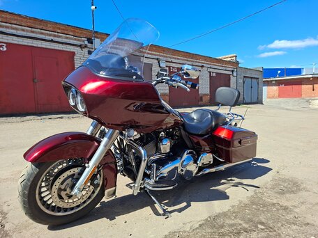 2009 Harley-Davidson Road Glide, красный, 1100000 рублей, вид 5