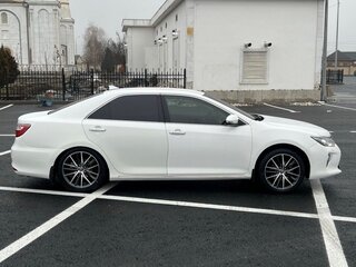 2013 Toyota Camry VII (XV50), белый, 1300000 рублей, вид 3