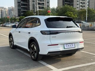 2026 Geely Galaxy E5 60.22 kWh, белый, 3450000 рублей, вид 3