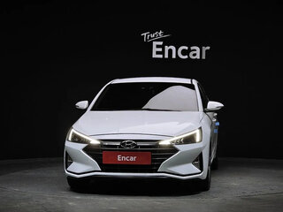 2019 Hyundai Avante VI Рестайлинг, белый, 1350000 рублей, вид 2
