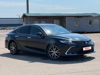 2023 Toyota Camry VIII (XV70) Рестайлинг, чёрный, 3290000 рублей, вид 1