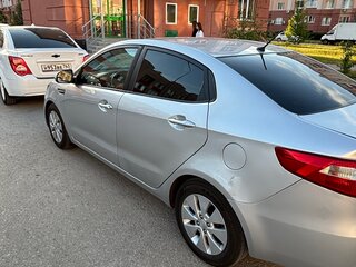 2012 Kia Rio 4-speed III, серебристый, 890000 рублей, вид 3