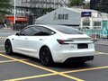 2026 Tesla Model 3 Long Range RWD I Рестайлинг, белый - вид 4