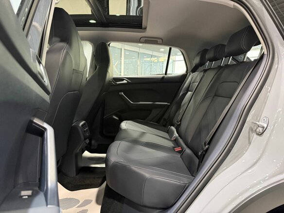 2026 Volkswagen Tharu XR 300 TSI, серый, 3120000 рублей - вид 13