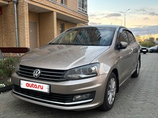 2016 Volkswagen Polo V Рестайлинг, бежевый, 930000 рублей, вид 1