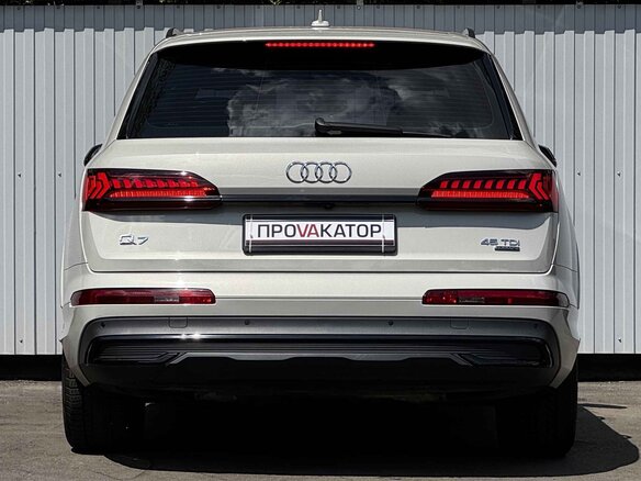2020 Audi Q7 45 TDI II (4M) Рестайлинг, коричневый, 6377000 рублей - вид 5