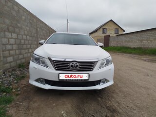 2013 Toyota Camry VII (XV50), белый, 1420000 рублей, вид 1