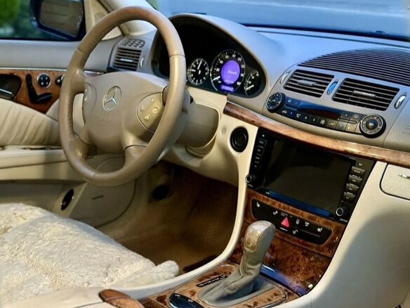 2003 Mercedes-Benz E-Класс 500 III (W211, S211), чёрный, 1200000 рублей - вид 8