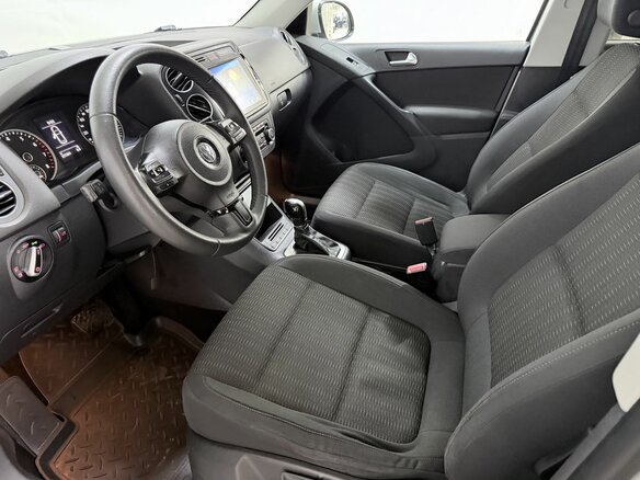 2012 Volkswagen Tiguan I Рестайлинг, серебристый - вид 12