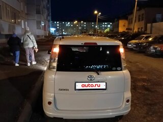 2013 Toyota Sienta I Рестайлинг 2, белый, 970000 рублей, вид 2