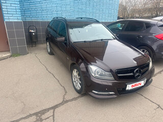 2011 Mercedes-Benz C-Класс 180 BlueEFFICIENCY III (W204) Рестайлинг, коричневый, 1290000 рублей, вид 3