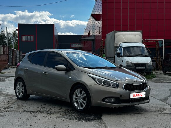 2013 Kia Ceed II, серебристый, 835000 рублей - вид 1