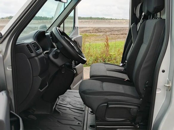2020 Renault Master, серебристый, 3190000 рублей - вид 10