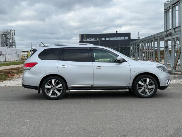 2014 Nissan Pathfinder IV, серебристый, 1690000 рублей - вид 3