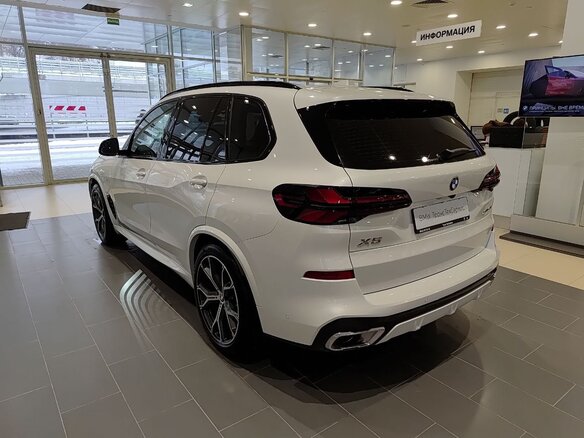 2025 BMW X5 40i IV (G05/G18) Рестайлинг, белый, 16400000 рублей - вид 6