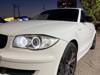 2008 BMW 1 серии 116i I (E81/E82/E87/E88) Рестайлинг, белый, 740000 рублей, вид 2