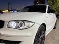 2008 BMW 1 серии 116i I (E81/E82/E87/E88) Рестайлинг, белый, 740000 рублей - вид 1