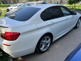 2016 BMW 5 серии 528i xDrive VI (F10/F11/F07) Рестайлинг, белый, 2470000 рублей, вид 4